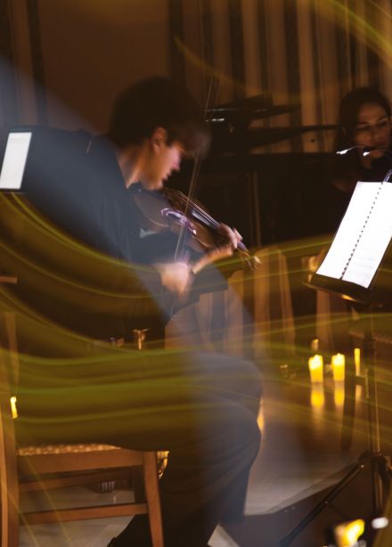 Ночь среди свечей