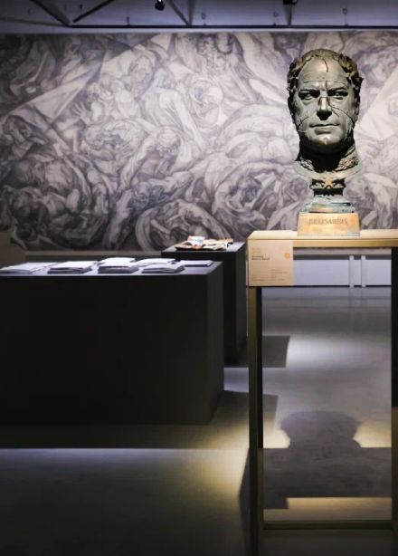 200 лет. Юбилейная выставка университета им. Строганова