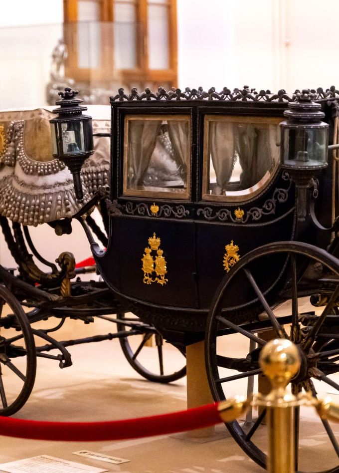 На балу императрицы (4–7 лет)