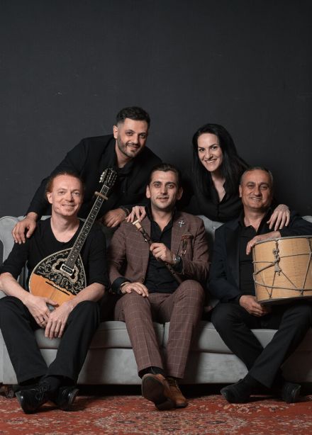 Армянский дудук в темноте