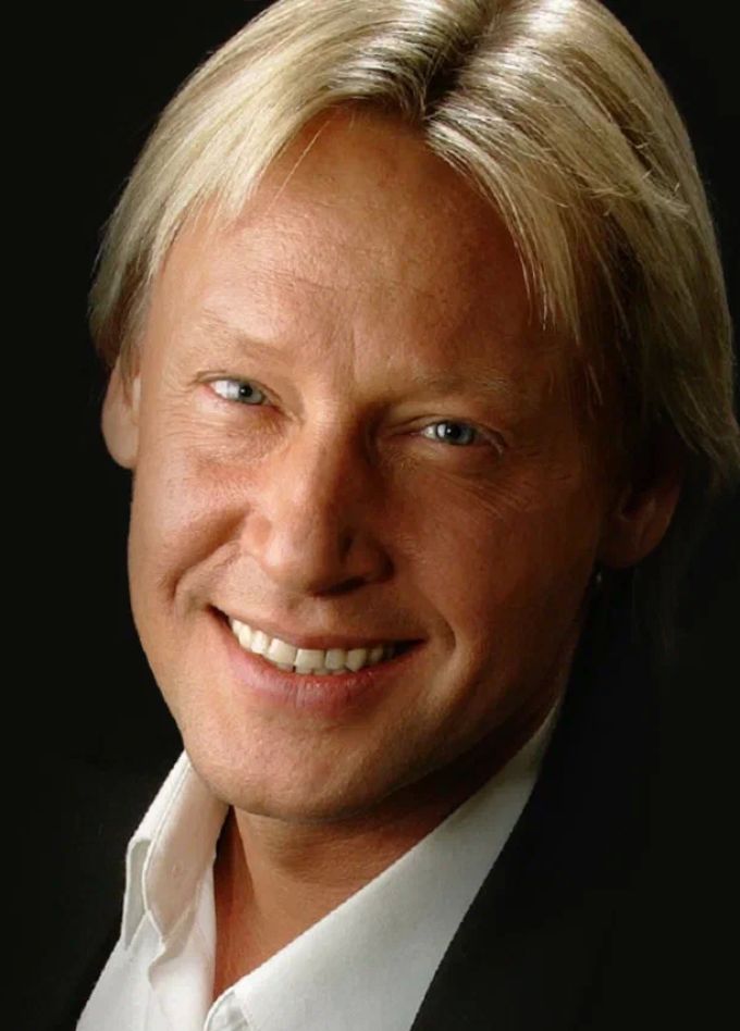 Дмитрий Харатьян