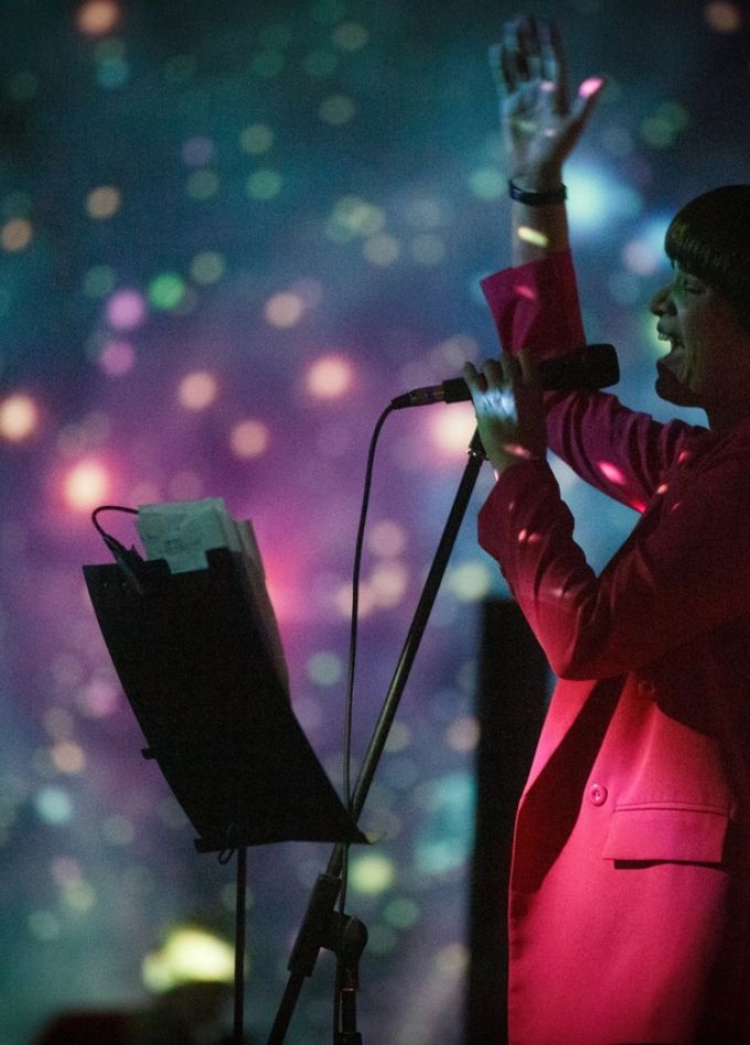 В джазе только девушки