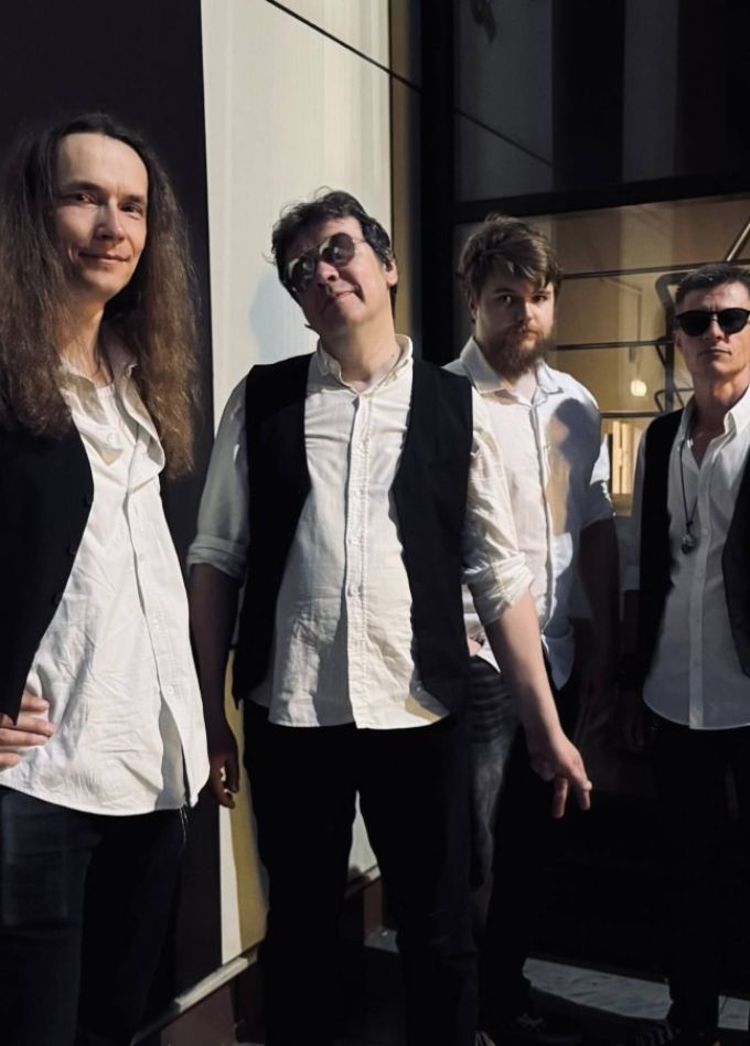 Stone Shades: Rolling Stone Party