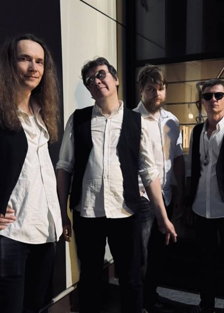 Stone Shades: Rolling Stone Party