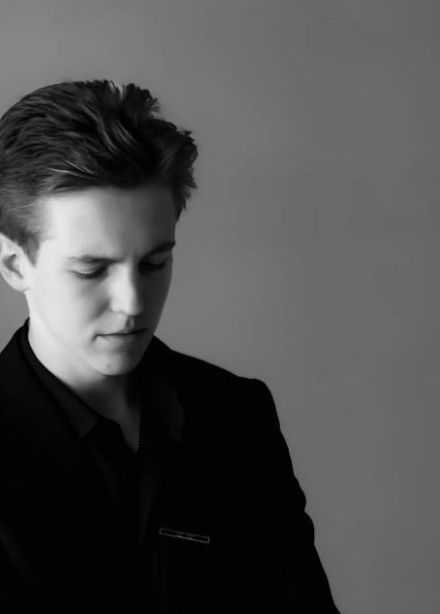 Арсений Сурин представляет: Дамам посвящается