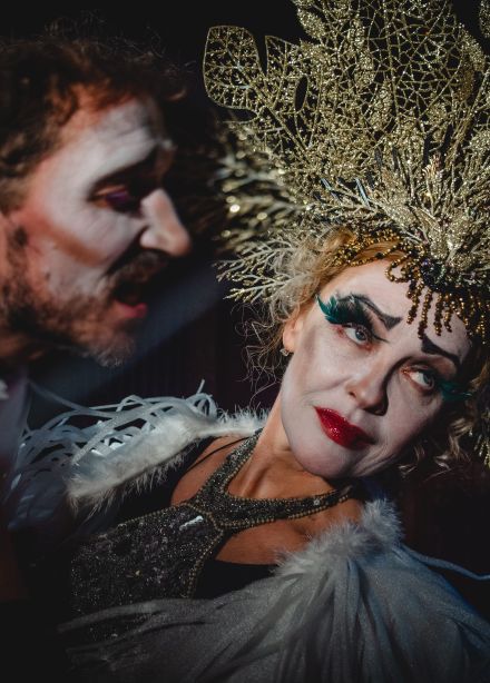 Это не театр