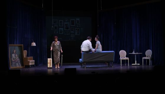 Спектакль «Шесть блюд из одной курицы»