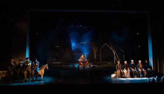 Спектакль «С неба упали три яблока»