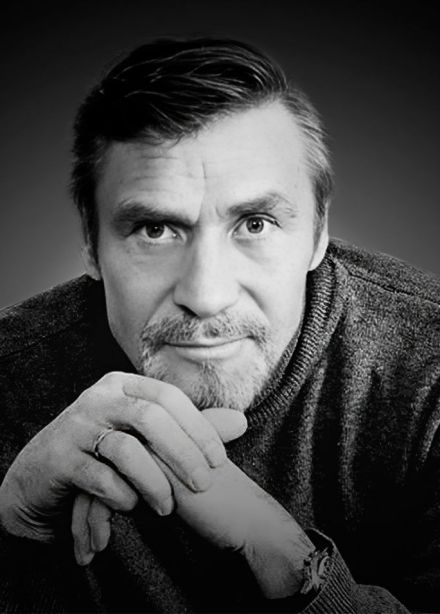 Александр Михайлов