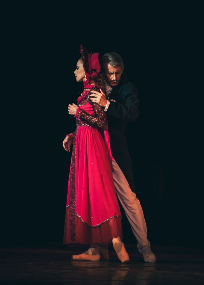 Балет «Дама с камелиями»