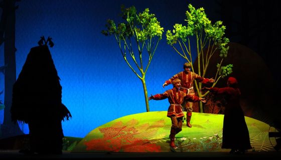 Спектакль «Сказка о Бабе-Яге и Василисе-работнице. (Два клёна)»