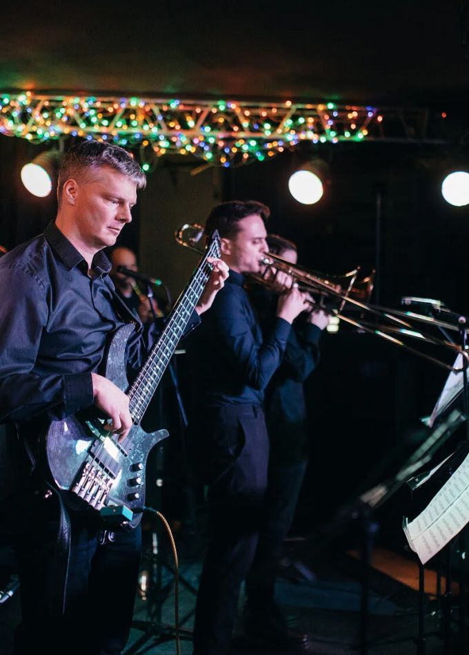 Good Orchestra. Хиты Queen