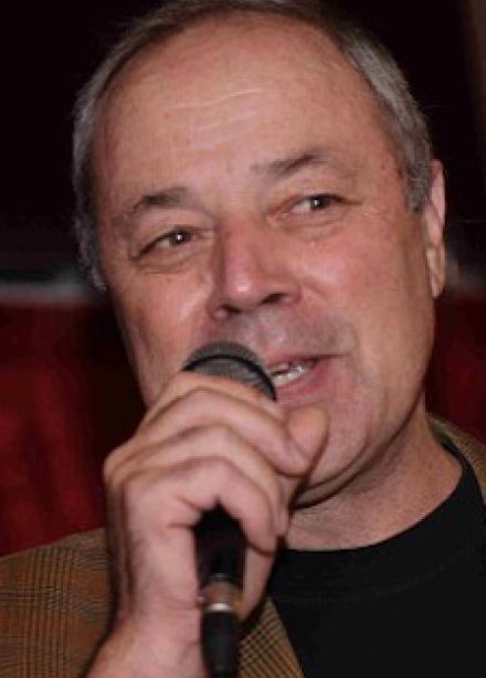 Авторское чтение