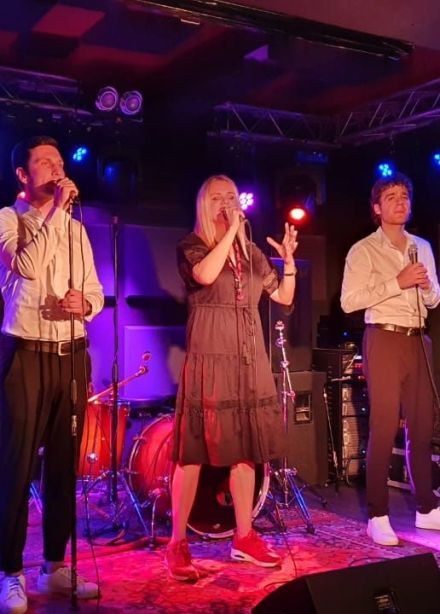 Елена Комарова