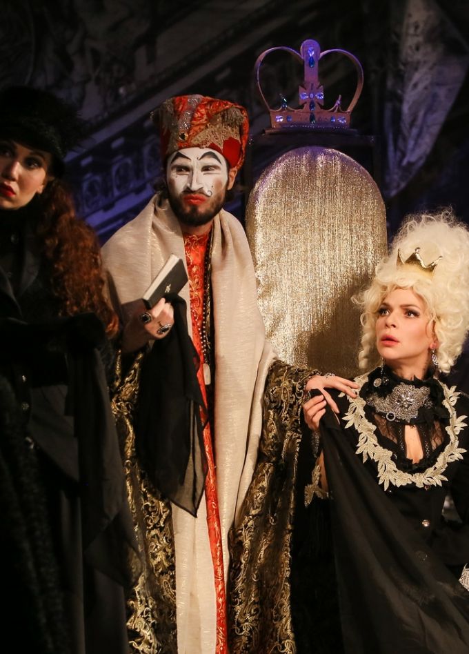 Стакан воды, или Заговор по-английски