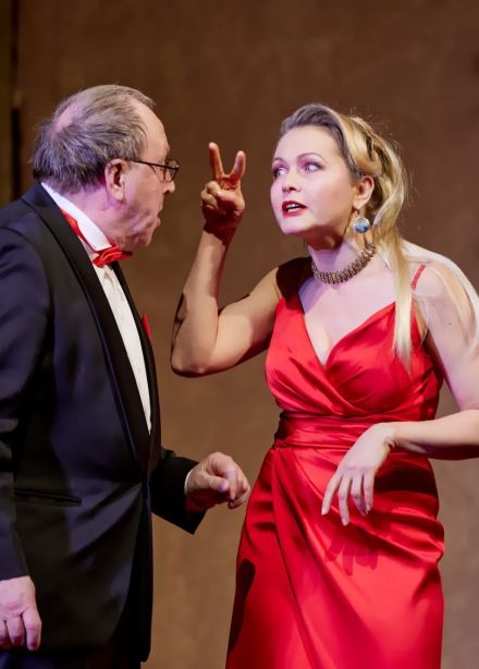 Спектакль «Слухи»