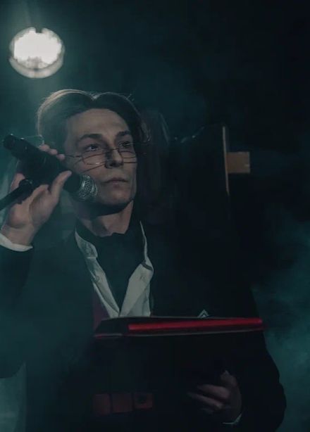 Женщина в чёрном