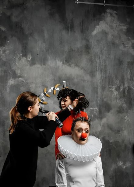 8 клоунов v poiskah umora