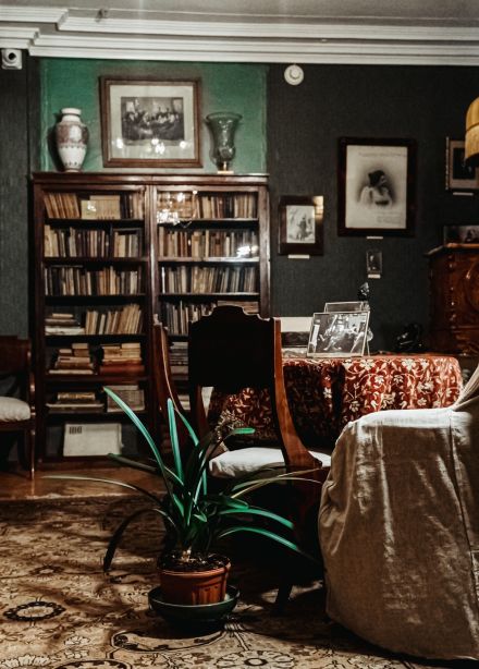 Экспозиция музея-квартиры Немировича-Данченко