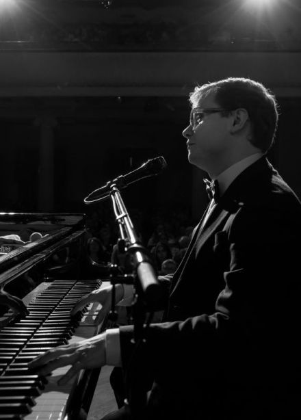 Фортепианный вечер с Олегом Аккуратовым