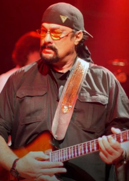 Стивен Сигал