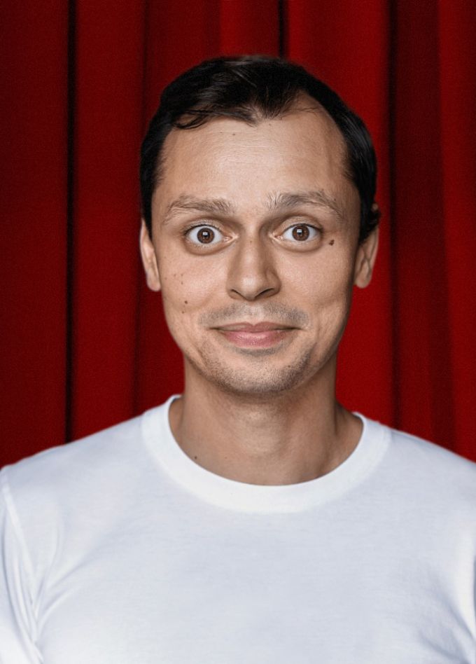 Виктор Комаров