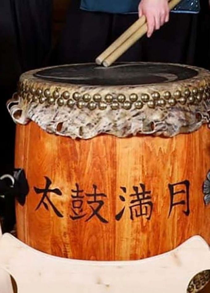 Шоу японских барабанов, орган и кото