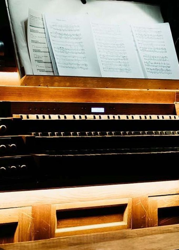 Концерт трех органов и дудука при свечах