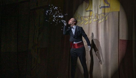 Спектакль «Когда ангелы шутят»