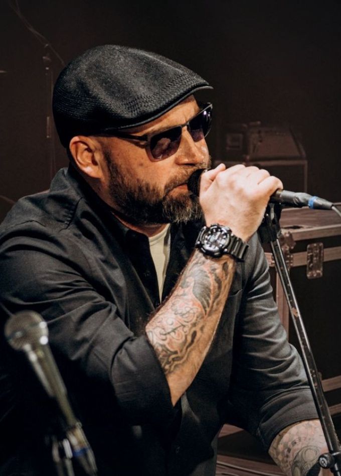 Многоточие Band