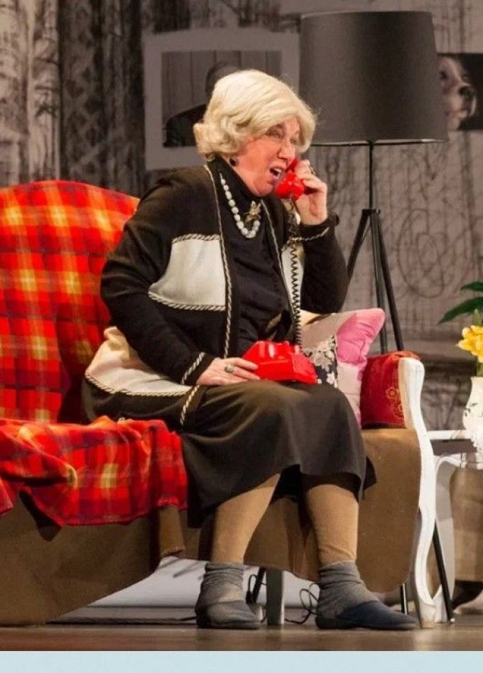 Спектакль «Раневская. Сквозь смех и слёзы!»