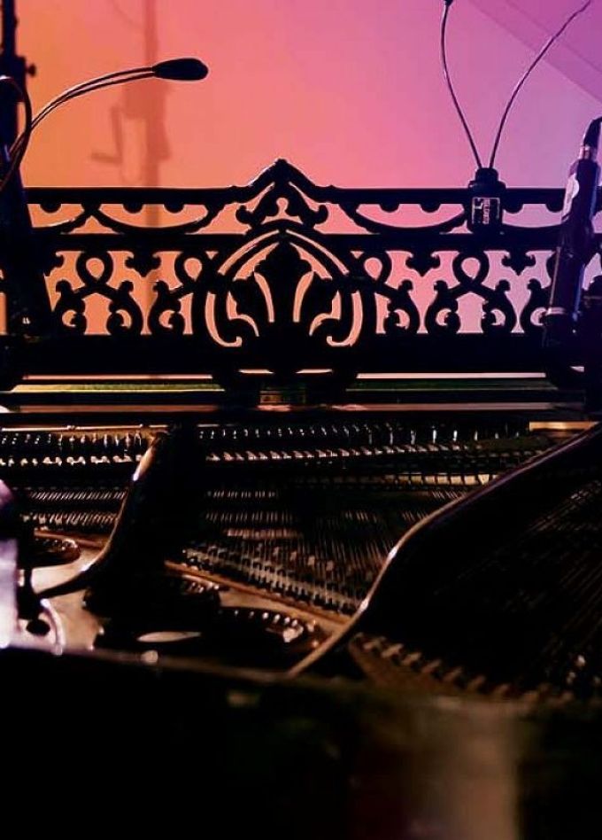 Концерт при свечах. The Beatles & Queen