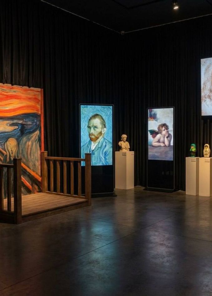 Ни в какие рамки. Экскурсия по выставке