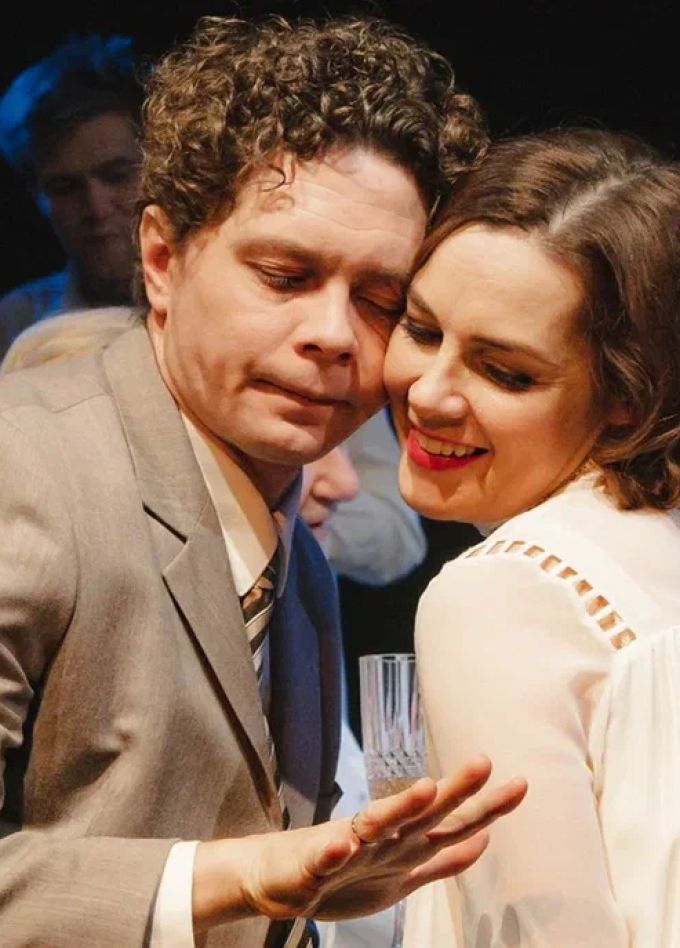 Муж и жена снимут комнату