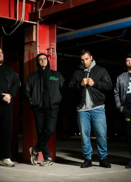 Kursha w/ Protoslon, Sektat