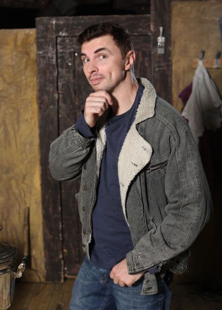 Спектакль «Любовь — не картошка, не выбросишь в окошко»