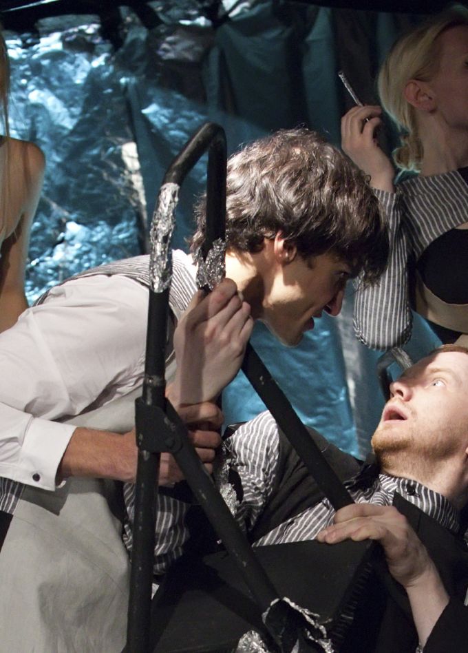 Король умирает