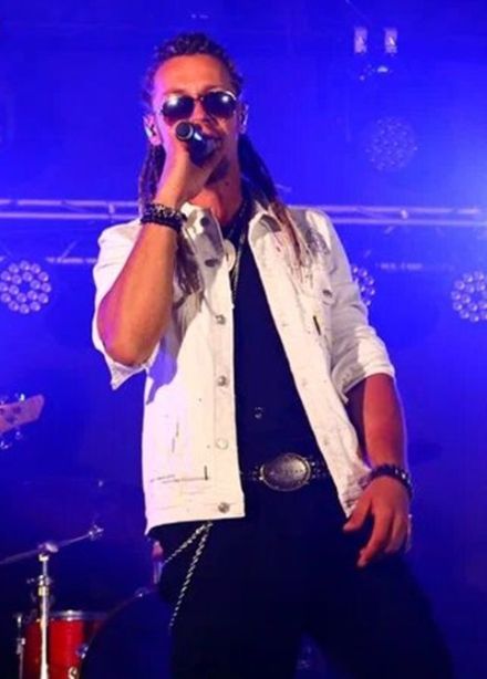 Music Motion Band. Eurodance 90s Party