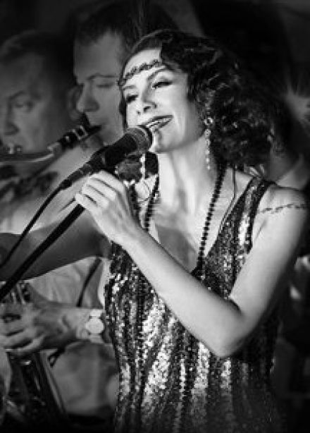 Retro-Jazz-Cabaret «Mademoiselle Zizi»